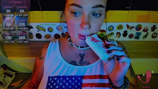 EllieOz online show from 6, 11, 2025