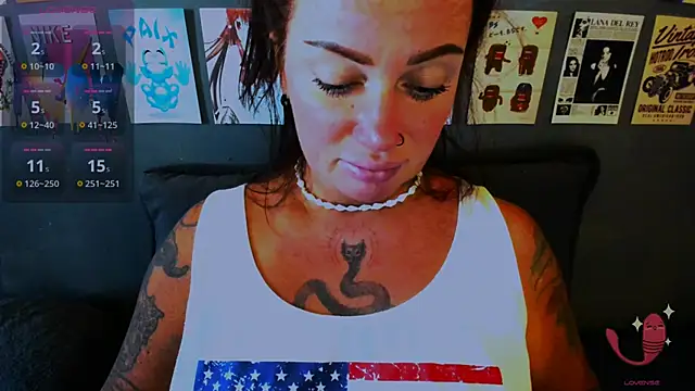 Snapshot of EllieOz chatting on 10, 4, 2026 EllieOz online show from 10, 4, 2026