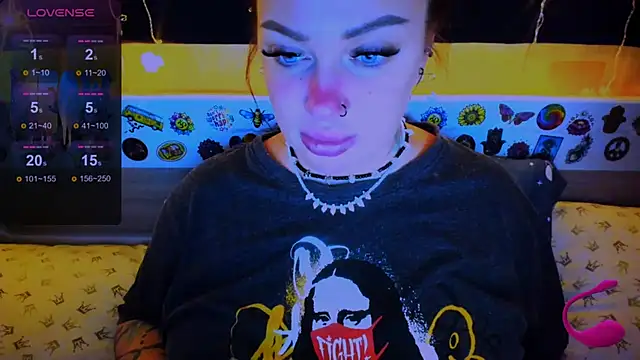 EllieOz online show from 5, 3, 2025