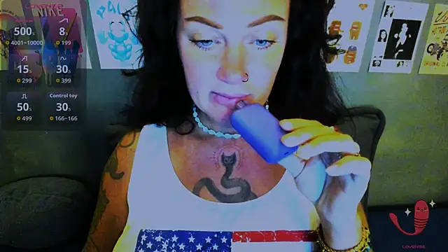 Snapshot of EllieOz chatting on 11, 4, 2026 EllieOz online show from 11, 4, 2026