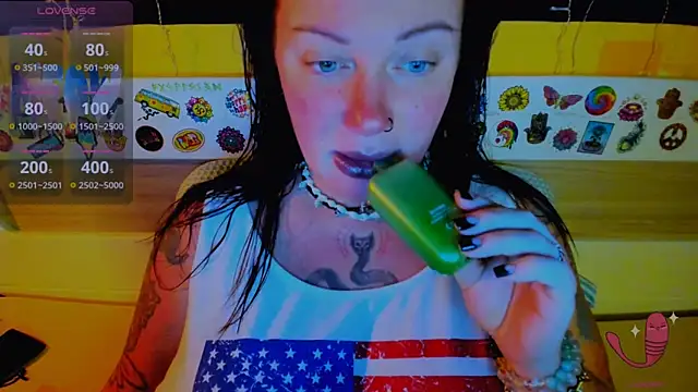 EllieOz online show from 12, 10, 2025