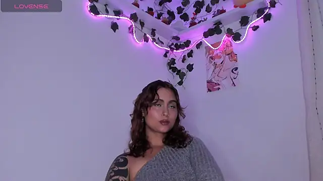 Violette-Ramirez01 online show from 4, 3, 2025