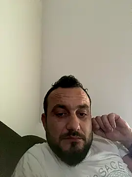 Snapshot of cosmin9000 chatting on 11, 10, 2025 cosmin9000 online show from 11, 10, 2025
