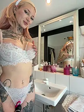 Snapshot of Stella-Kink chatting on 3, 5, 2026 Stella-Kink online show from 3, 5, 2026