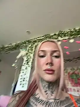 Snapshot of Stella-Kink chatting on 26, 4, 2026 Stella-Kink online show from 26, 4, 2026