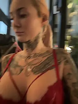 Snapshot of Stella-Kink chatting on 1, 12, 2025 Stella-Kink online show from 1, 12, 2025