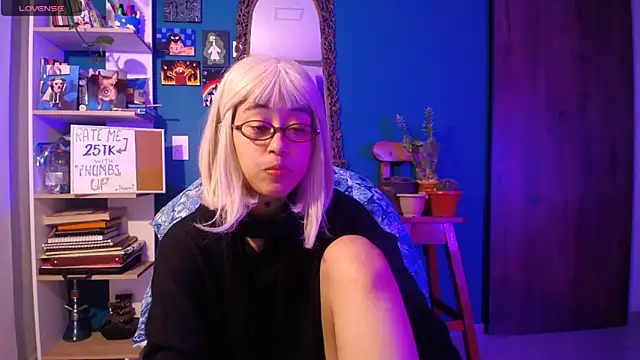 Snapshot of ela_0 chatting on 8, 11, 2025 ela 0 online show from 8, 11, 2025