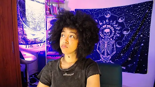 Snapshot of ela_0 chatting on 25, 7, 2026 ela 0 online show from 25, 7, 2026