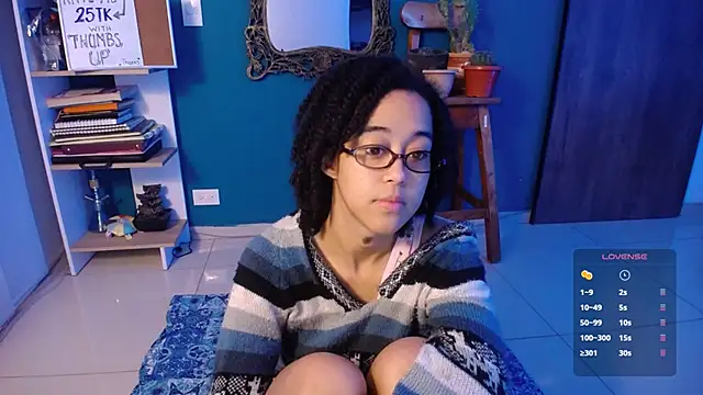 Snapshot of ela_0 chatting on 30, 10, 2025 ela 0 online show from 30, 10, 2025