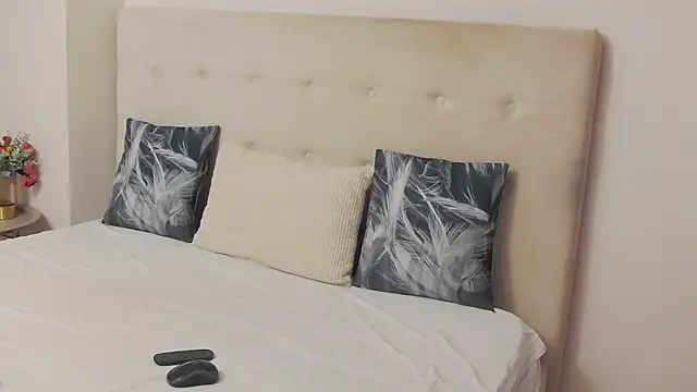 CassieHilton online show from 19, 10, 2025