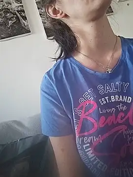 Snapshot of LauraBaby chatting on 28, 5, 2026 LauraBaby online show from 28, 5, 2026