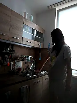 LauraBaby online show from 24, 9, 2025