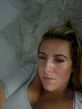 Miss emilee online show from 18, 9, 2025