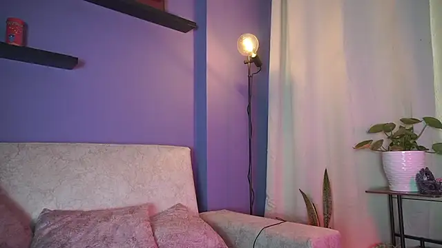 Snapshot of roselinedior chatting on 10, 7, 2026 roselinedior online show from 10, 7, 2026