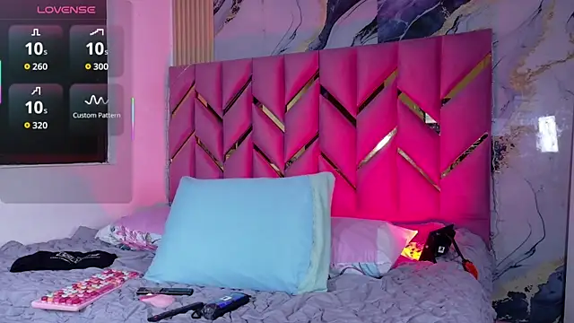 Snapshot of daddyissuesss_ chatting on 13, 11, 2025 daddyissuesss online show from 13, 11, 2025