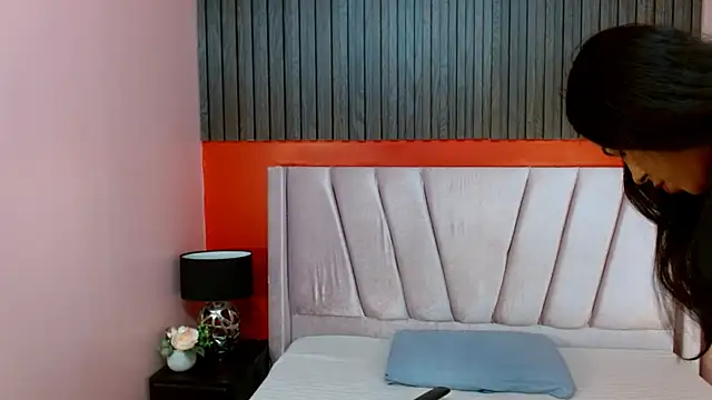 VeronicaRobles online show from 17, 10, 2025