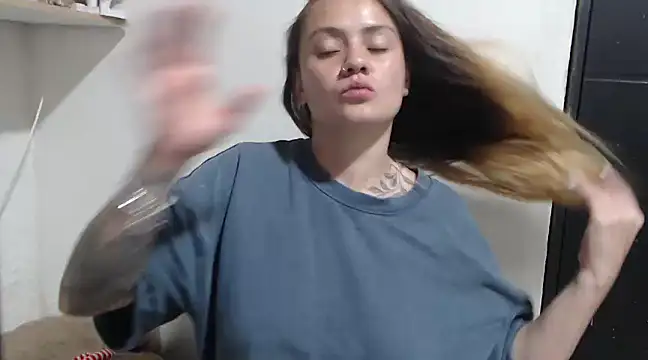 mia sepulveda  online show from 31, 1, 2025