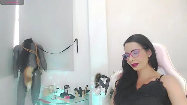 Snapshot of sasha_mom69_ chatting on 27, 11, 2025 sasha mom69 online show from 27, 11, 2025