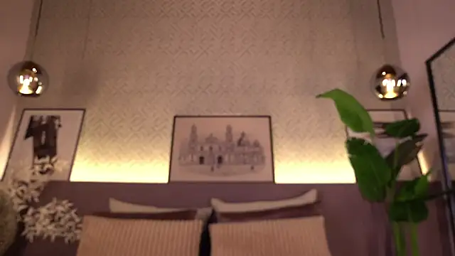 Snapshot of ElleDiane chatting on 9, 6, 2026 ElleDiane online show from 9, 6, 2026