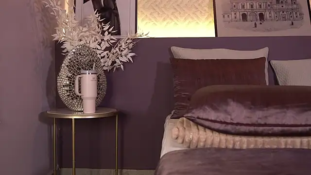 ElleDiane online show from 20, 2, 2025