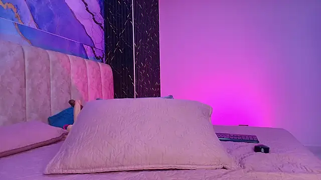 arl chloee online show from 4, 3, 2026