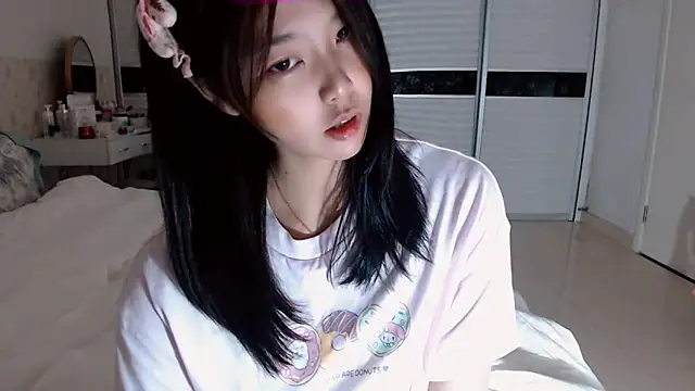 Snapshot of -Lucky_Girl chatting on 16, 10, 2025 -Lucky Girl online show from 16, 10, 2025