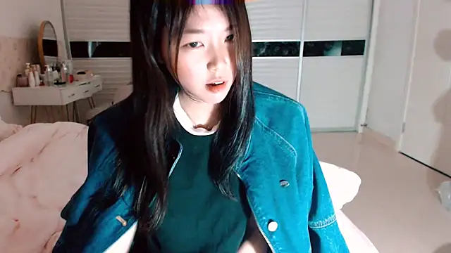 -Lucky Girl online show from 4, 2, 2026