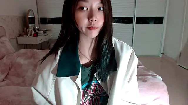 -Lucky Girl online show from 5, 4, 2026