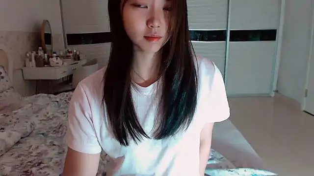 Snapshot of -Lucky_Girl chatting on 5, 7, 2026 -Lucky Girl online show from 5, 7, 2026