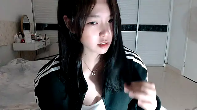 Snapshot of -Lucky_Girl chatting on 9, 10, 2025 -Lucky Girl online show from 9, 10, 2025