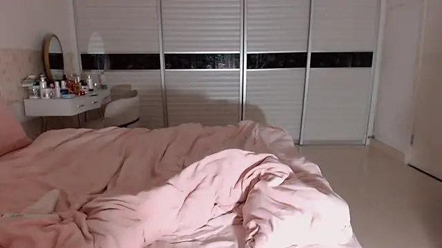 Snapshot of -Lucky_Girl chatting on 26, 10, 2025 -Lucky Girl online show from 26, 10, 2025