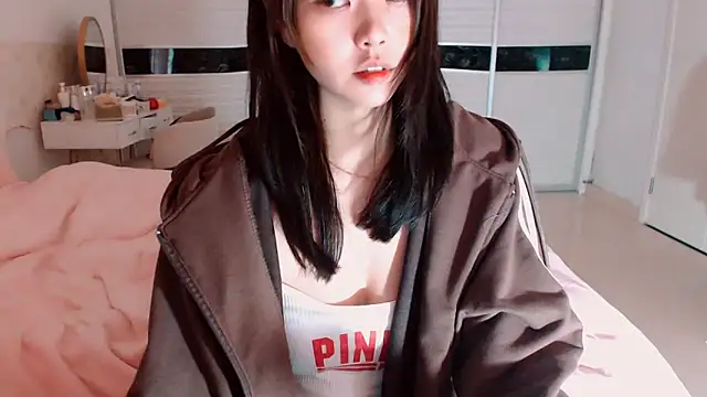 -Lucky Girl online show from 3, 3, 2026