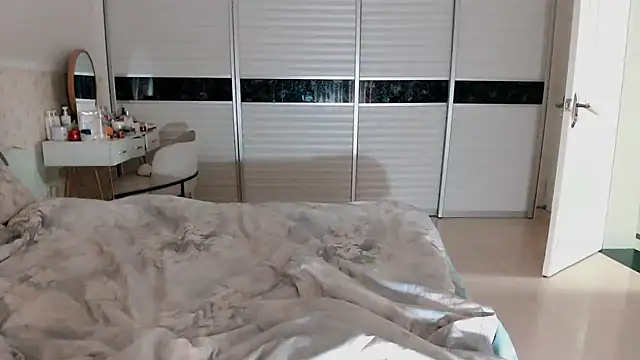 Snapshot of -Lucky_Girl chatting on 10, 10, 2025 -Lucky Girl online show from 10, 10, 2025