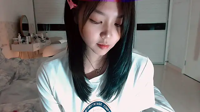 Snapshot of -Lucky_Girl chatting on 1, 11, 2025 -Lucky Girl online show from 1, 11, 2025