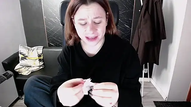 littleviki7 online show from 17, 11, 2025