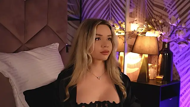 KatyaBelle online show from 3, 12, 2025