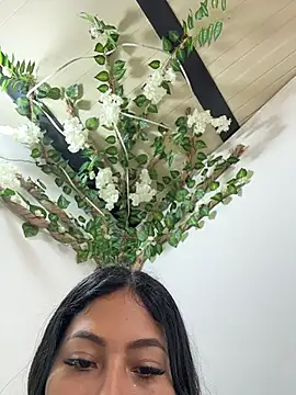 emmyjhonson07 online show from 5, 12, 2025