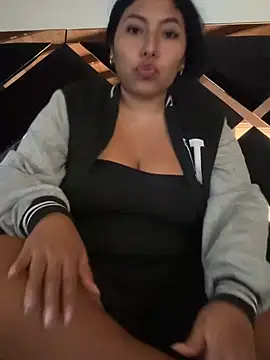 emmyjhonson07 online show from 15, 1, 2026