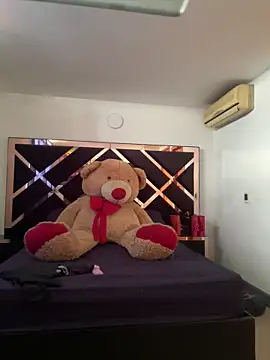 Snapshot of emmyjhonson07 chatting on 15, 11, 2025 emmyjhonson07 online show from 15, 11, 2025