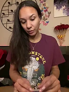 Snapshot of _Neeka_ chatting on 6, 12, 2024 Neeka online show from 6, 12, 2024
