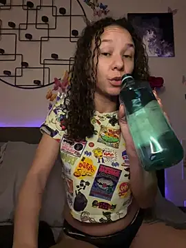 Snapshot of _Neeka_ chatting on 2, 1, 2025 Neeka online show from 2, 1, 2025