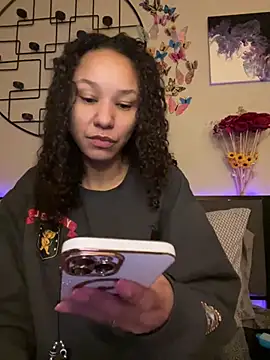 Snapshot of _Neeka_ chatting on 4, 1, 2025 Neeka online show from 4, 1, 2025