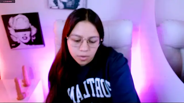 SamanthaRoldaan online show from 3, 3, 2026