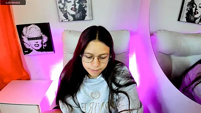 SamanthaRoldaan online show from 20, 4, 2026