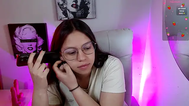 SamanthaRoldaan online show from 3, 12, 2025