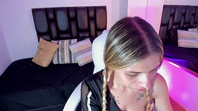 Snapshot of lana-rosse chatting on 12, 2, 2025 lana-rosse online show from 12, 2, 2025