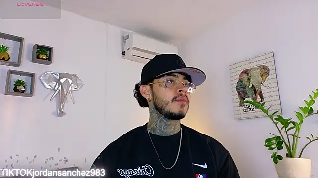 JordanSmiith  online show from 4, 2, 2026