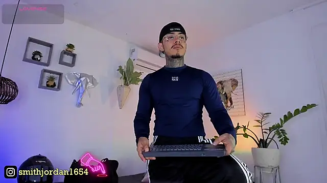 JordanSmiith  online show from 17, 3, 2025