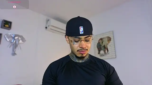 JordanSmiith  online show from 22, 12, 2025