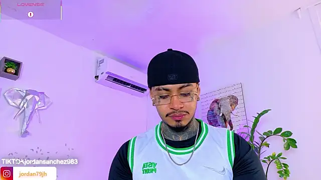 JordanSmiith  online show from 28, 4, 2026